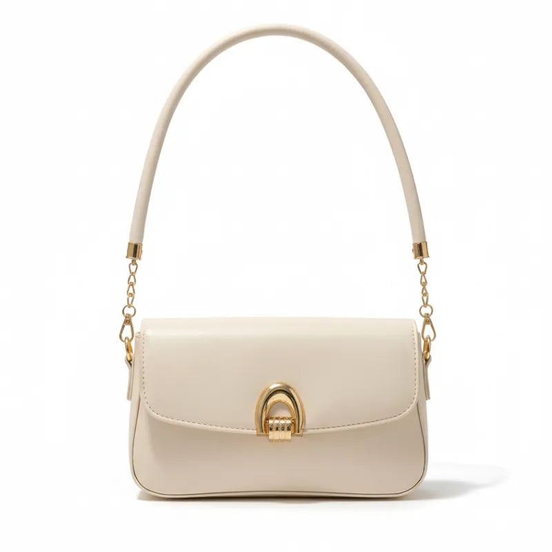 Bolsa baguete feminina off white, vista frontal em estúdio. A foto destaca o design compacto e o fecho metálico redondo dourado.