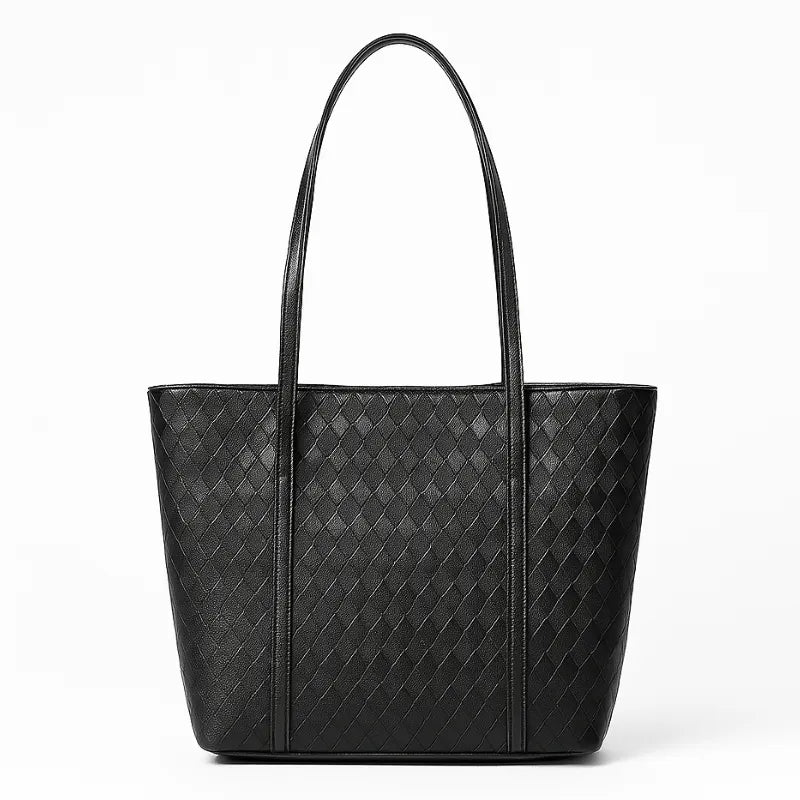 Bolsa tote feminina preta da Rozze, vista frontal. A foto em estúdio destaca a textura tramada elegante e as alças de punho duplo.