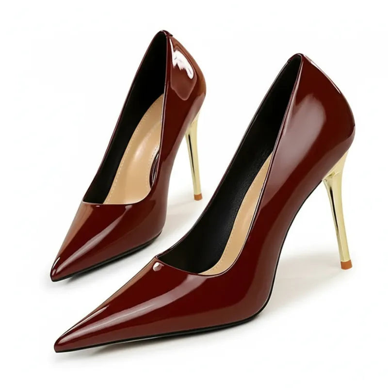 Scarpin Verniz Vinho Salto Alto Dourado