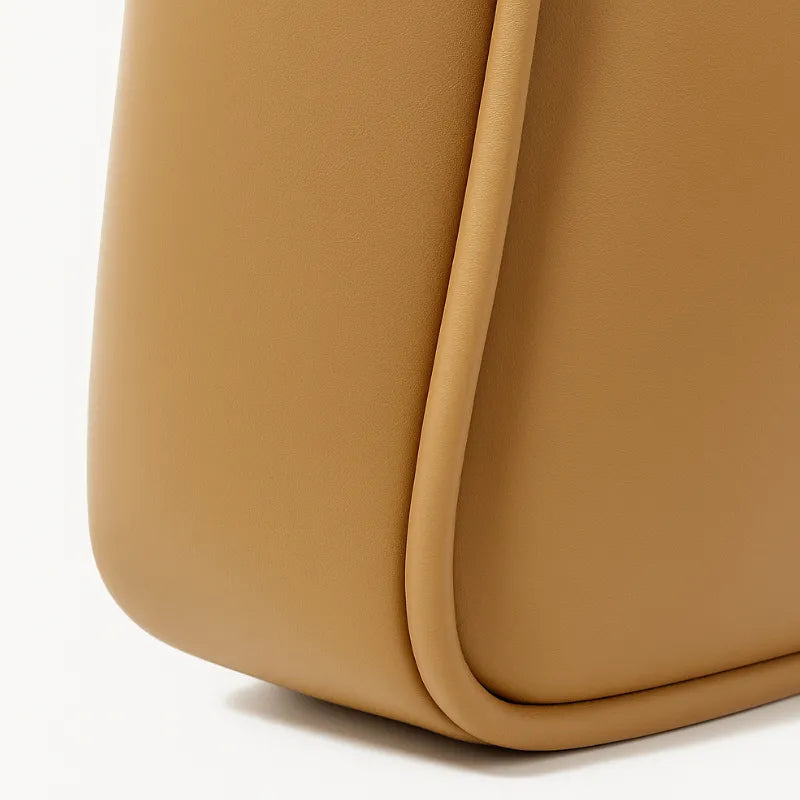 Bolsa de Ombro Caramelo com Design Curvado
