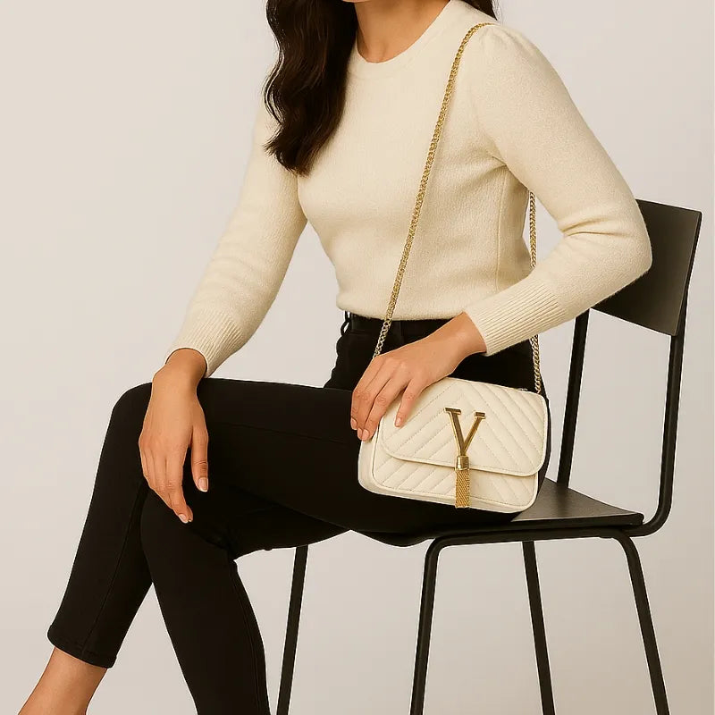 Bolsa Branca Vogue com Corrente