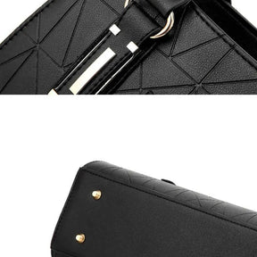 Bolsa de ombro preta Charme Clássico da Rozze, vista por diferentes ângulos (frente, lado e base). A imagem oferece uma visão completa do produto.