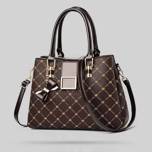 Bolsa de ombro preta clássica de luxo, vista frontal, destacando design em couro sintético premium e lenço decorativo