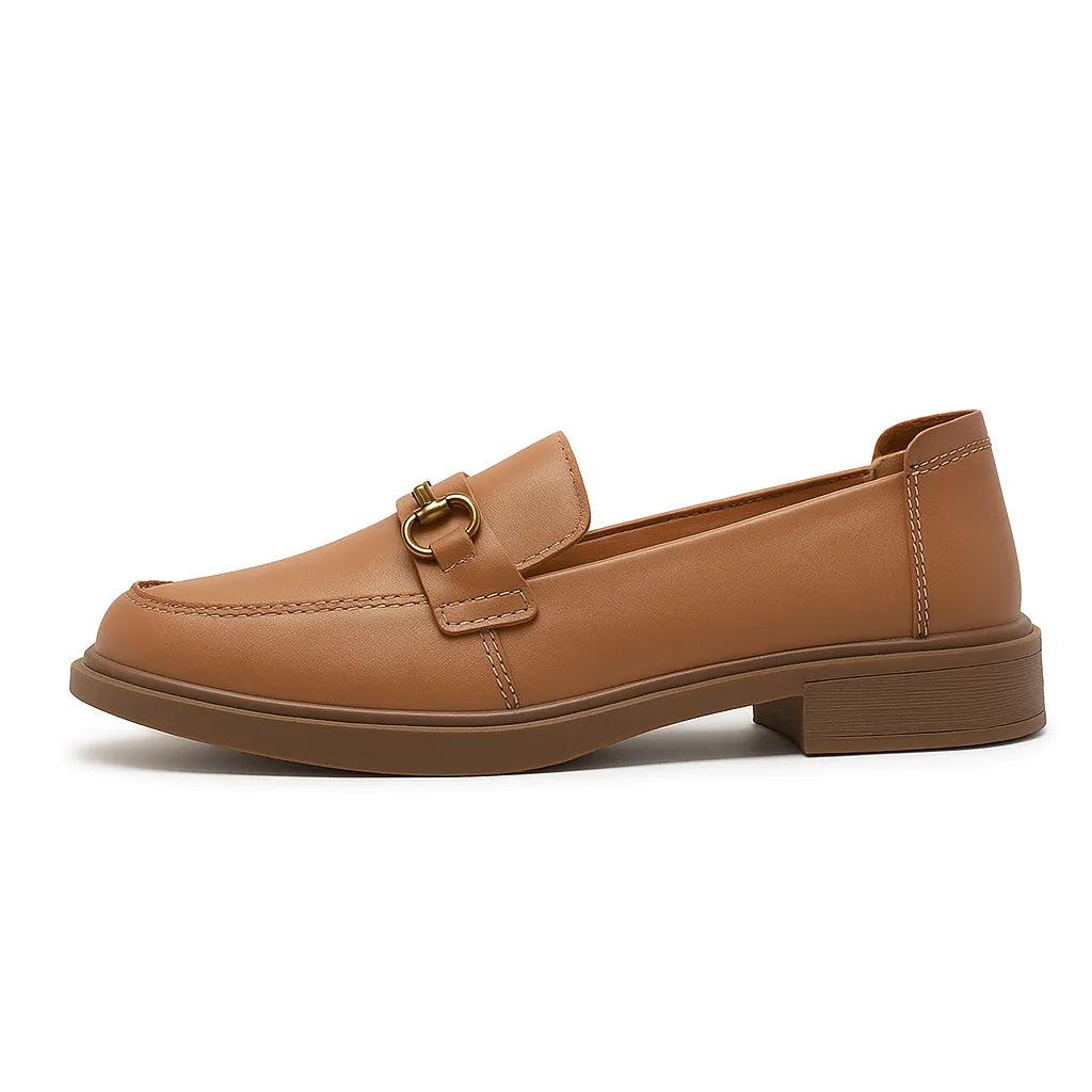 Loafer marrom feminino Deluxe em vista lateral