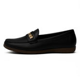 Mocassim feminino preto em vista lateral