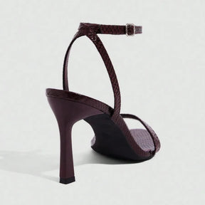 sandália-vinho-de-salto-alto-fino-croco-9-cm-vista-traseira-salto-1