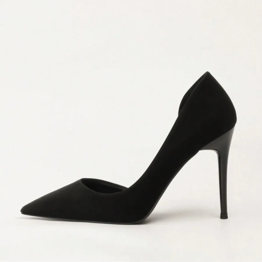 scarpin-preto-salto-alto-fino-10-cm-vista-lateral