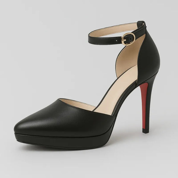 Scarpin de salto alto preto Scarlett, vista frontal, destacando salto fino de 8 cm e alça de fivela