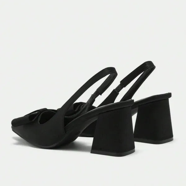 scarpin-slingback-preto-com-laço-vista-frontal