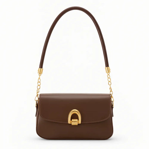 Bolsa baguete marrom fecho metálico dourado em vista frontal, com alça trançada, formato compacto e estrutura visível