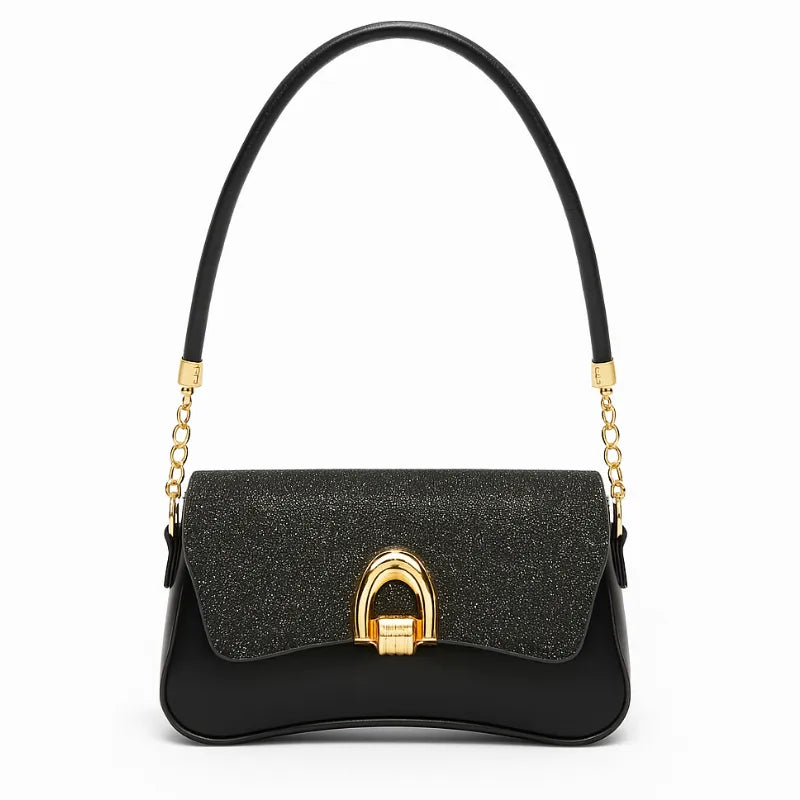Bolsa baguete preta glitter fecho metálico em vista frontal, com formato, alça e ferragens visíveis, sobre fundo claro