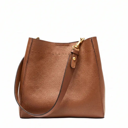 Bolsa bucket feminina marrom em couro legítimo em vista frontal, destacando formato, alça e acabamento do couro.