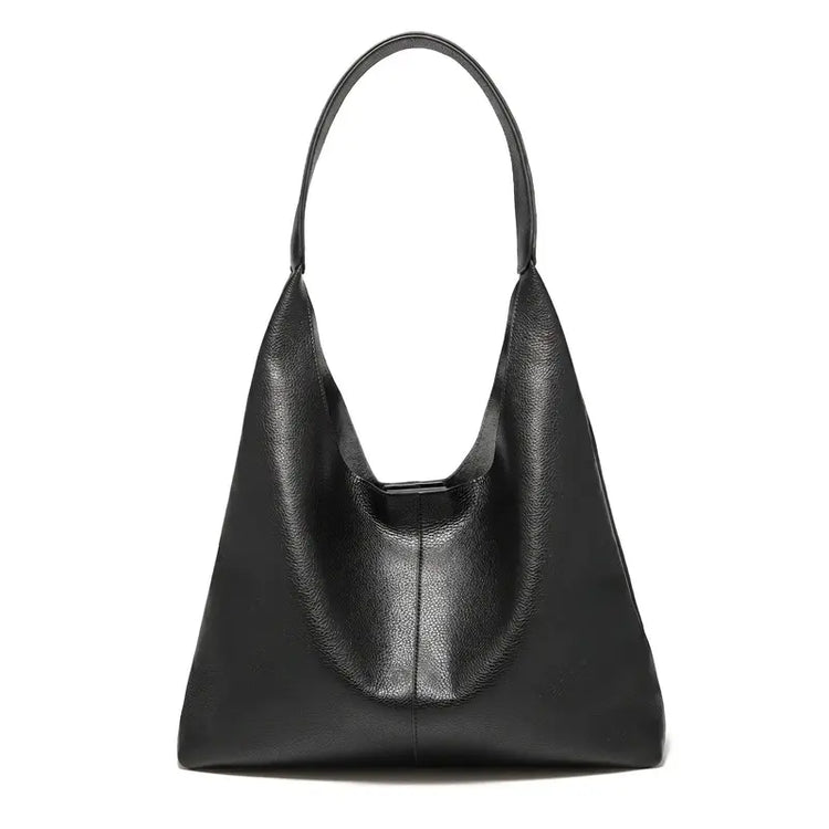 Bolsa feminina hobo preta em couro texturizado em vista frontal, com formato, alça e ferragens visíveis