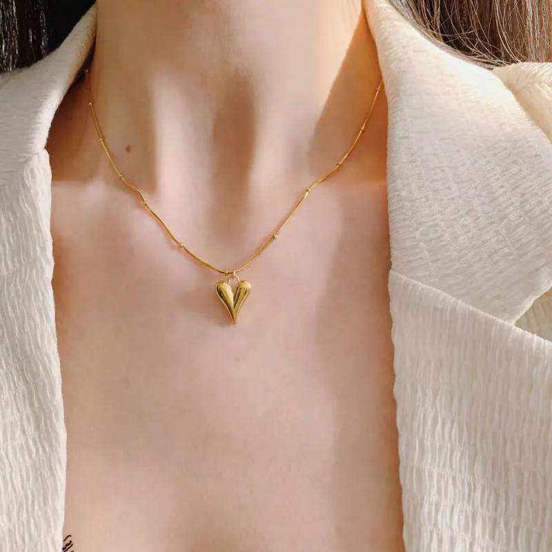 Colar Feminino com Pingente de Coração, colar vivara, colar pandora, colares pandora, colar dourado, corrente de ouro feminina, colar de ouro, vivara colar, colar riviera, cordao de ouro 18k