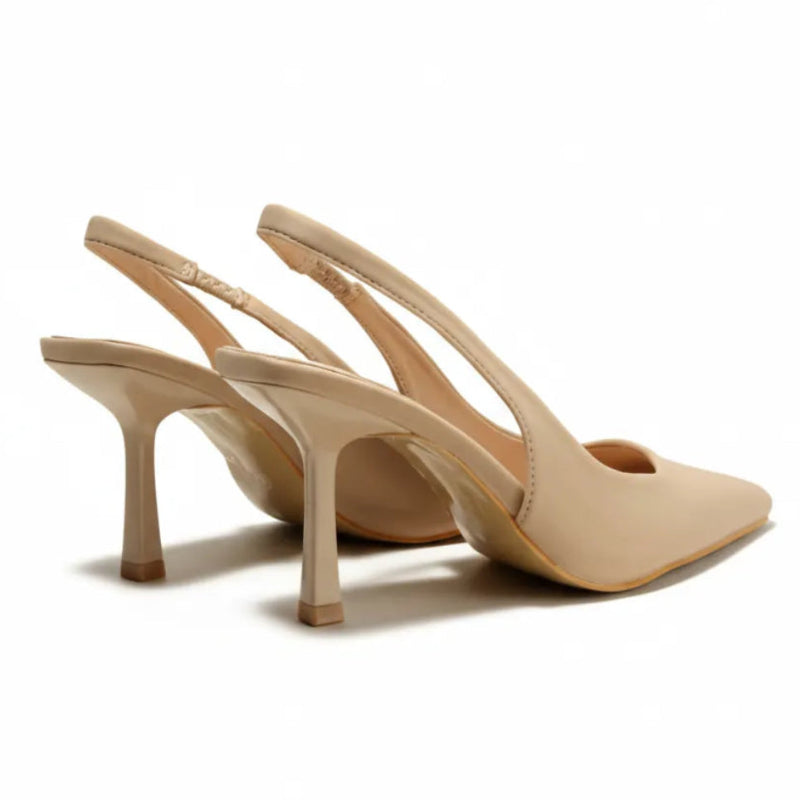 Scarpin nude salto slingback sophie em vista traseira, com calcanhar, salto e acabamento da sola visíveis