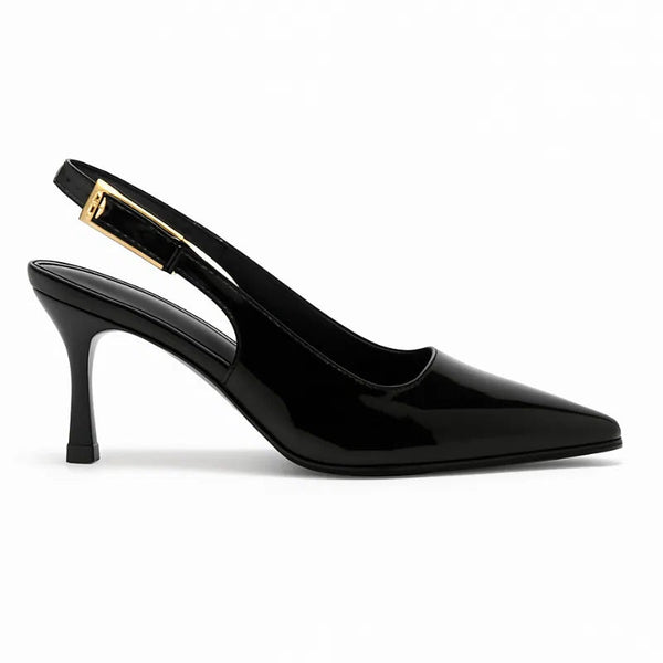 Scarpin preto slingback salto médio em vista lateral, com bico e perfil do salto ou solado visíveis, sobre fundo claro